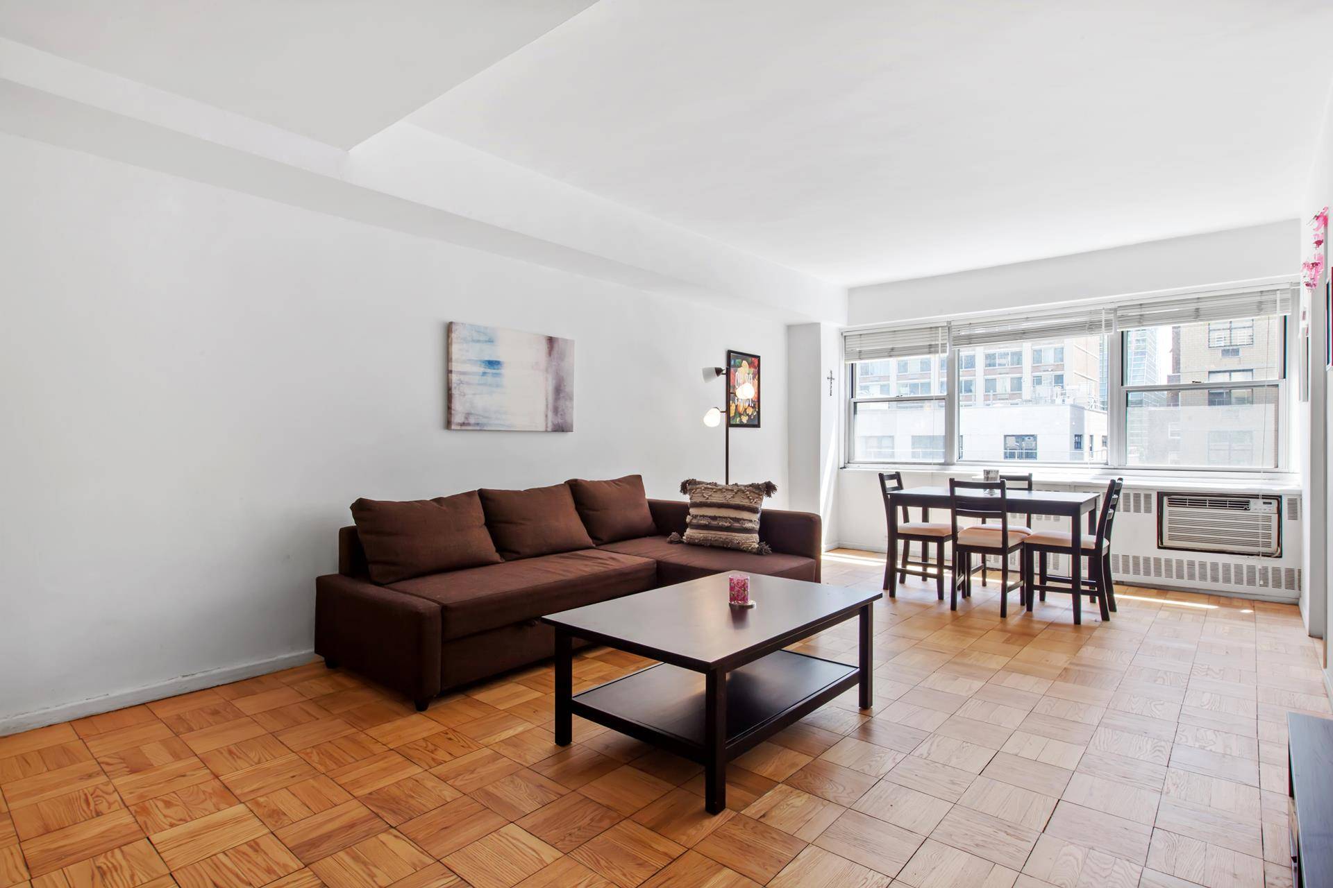 New Listing Ideally located Turtle Bay.