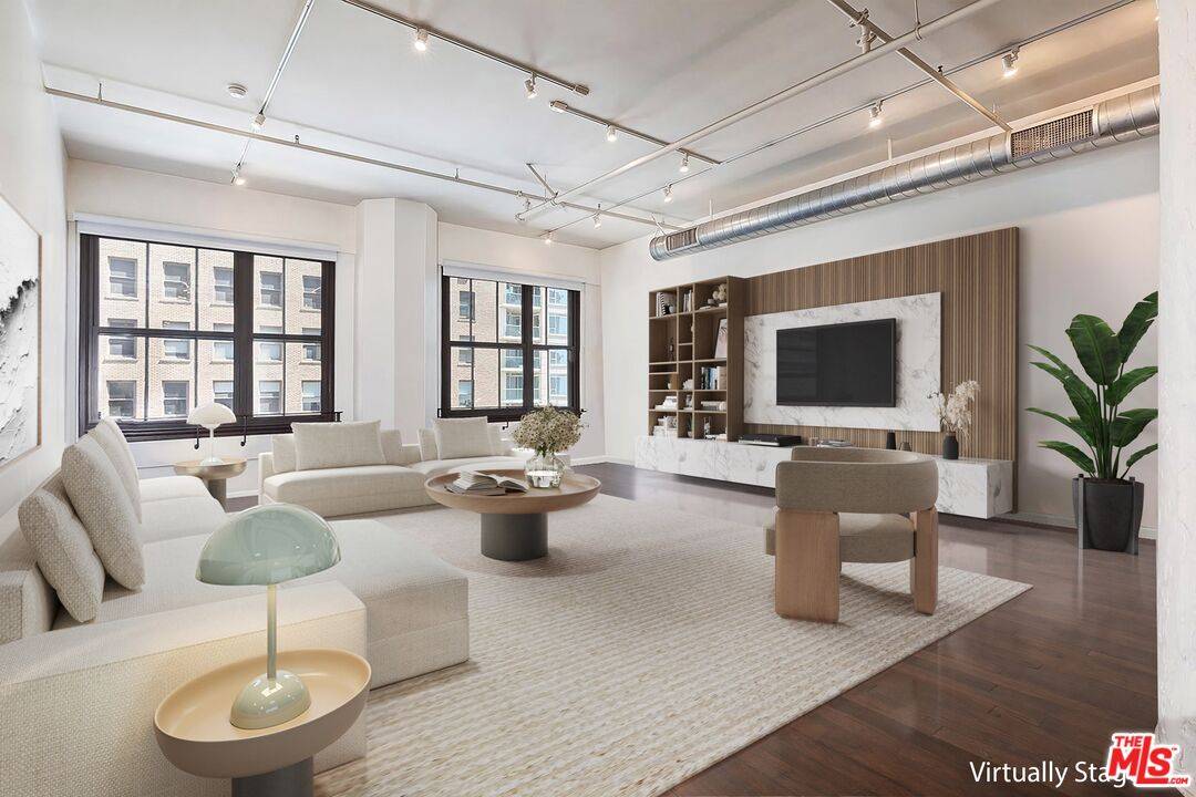 1645   Vine St 1BR Hollywood Hills East La