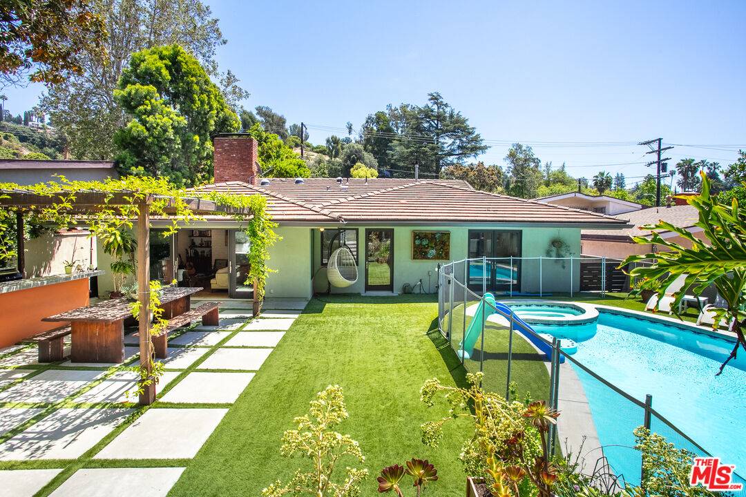 2211 Canyon Dr 4BR Hollywood Hills East La