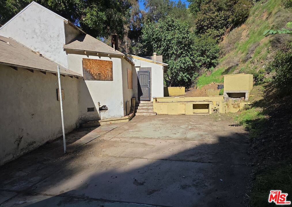 2200   Nichols Canyon Rd 2BR Hollywood Hills East La