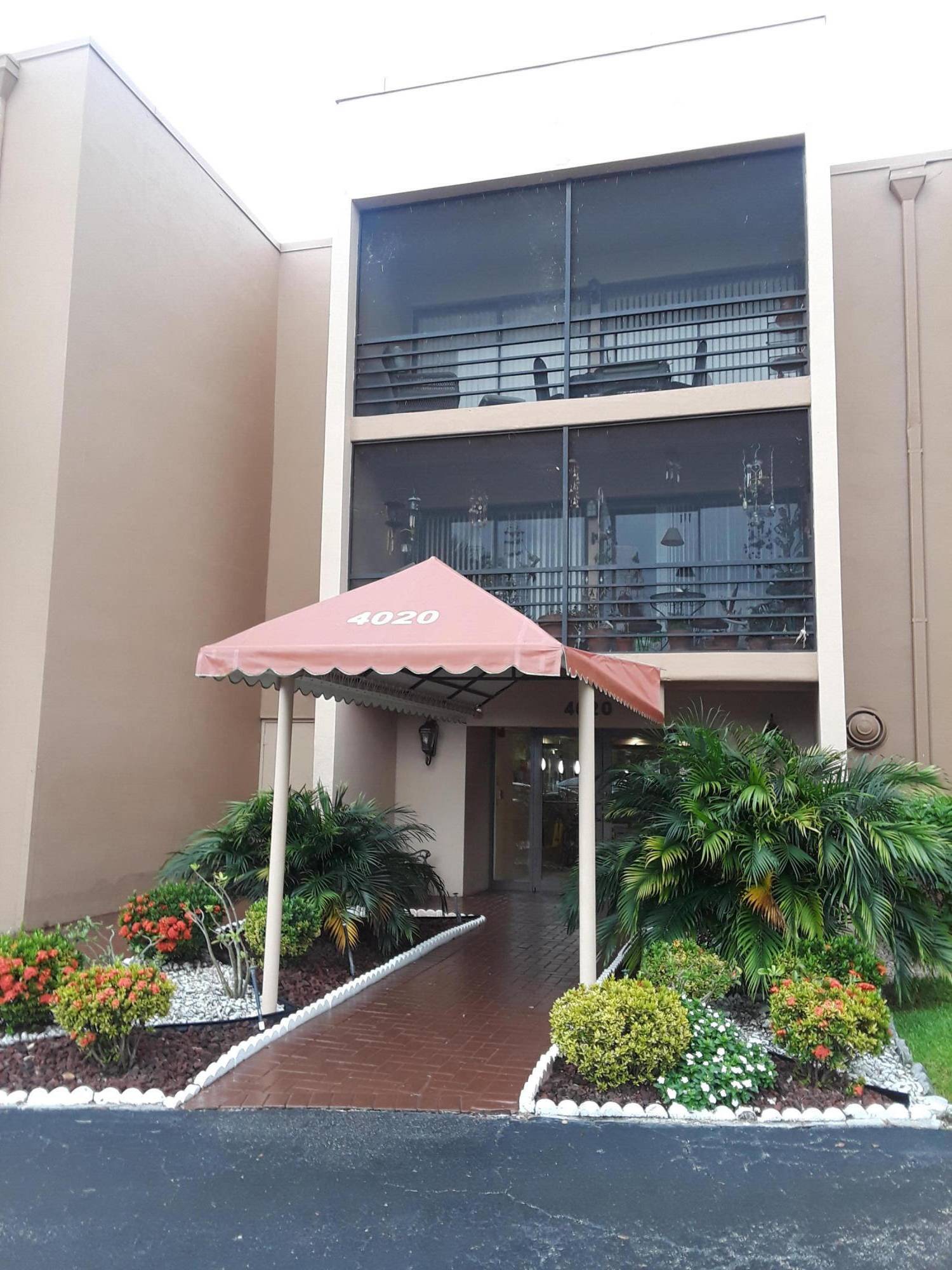 Fully upgraded with high end laminate wood flooring in the lounge bedrooms.