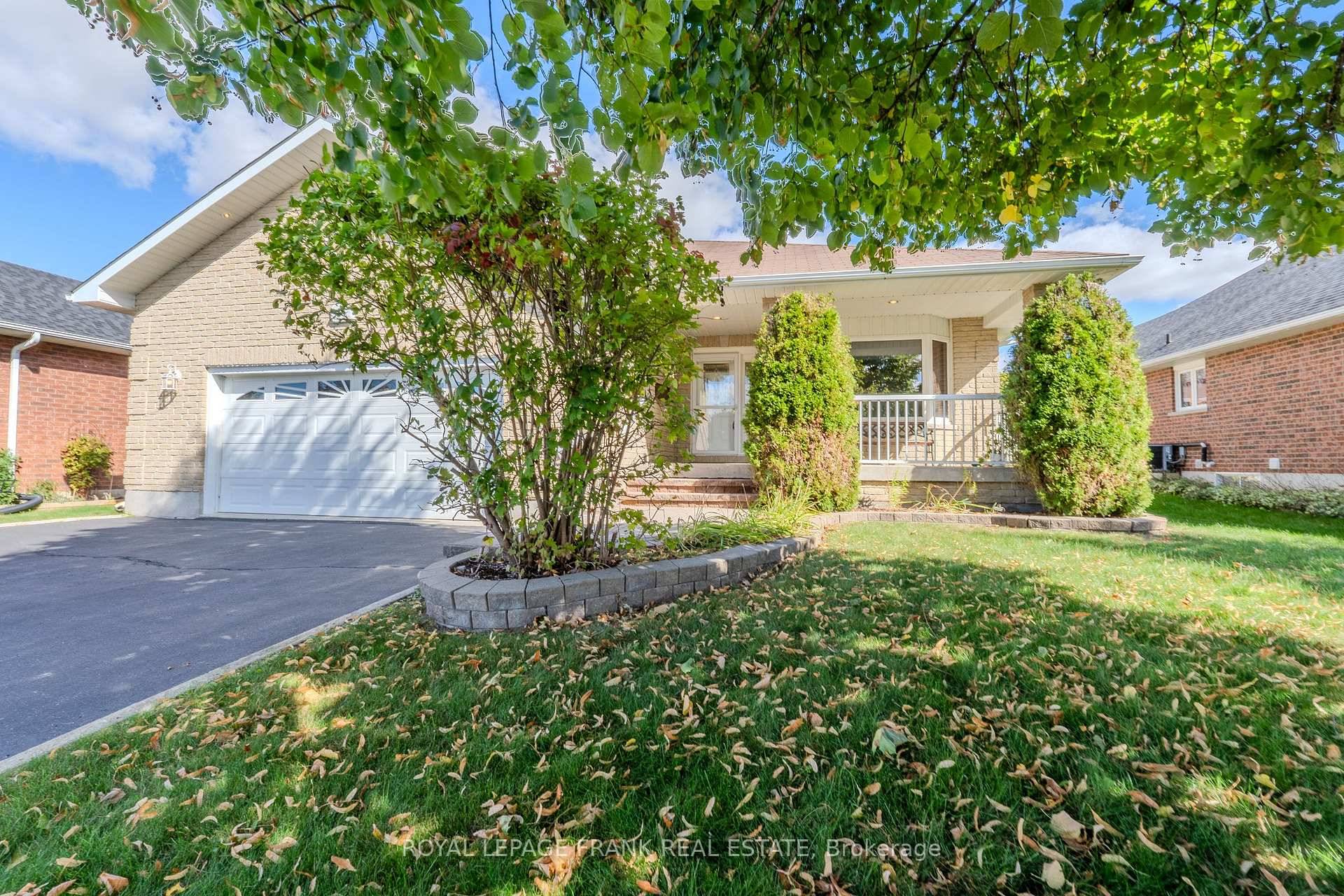A Wealth of Living is instore for you in this Spa cious Executive Bungalow !