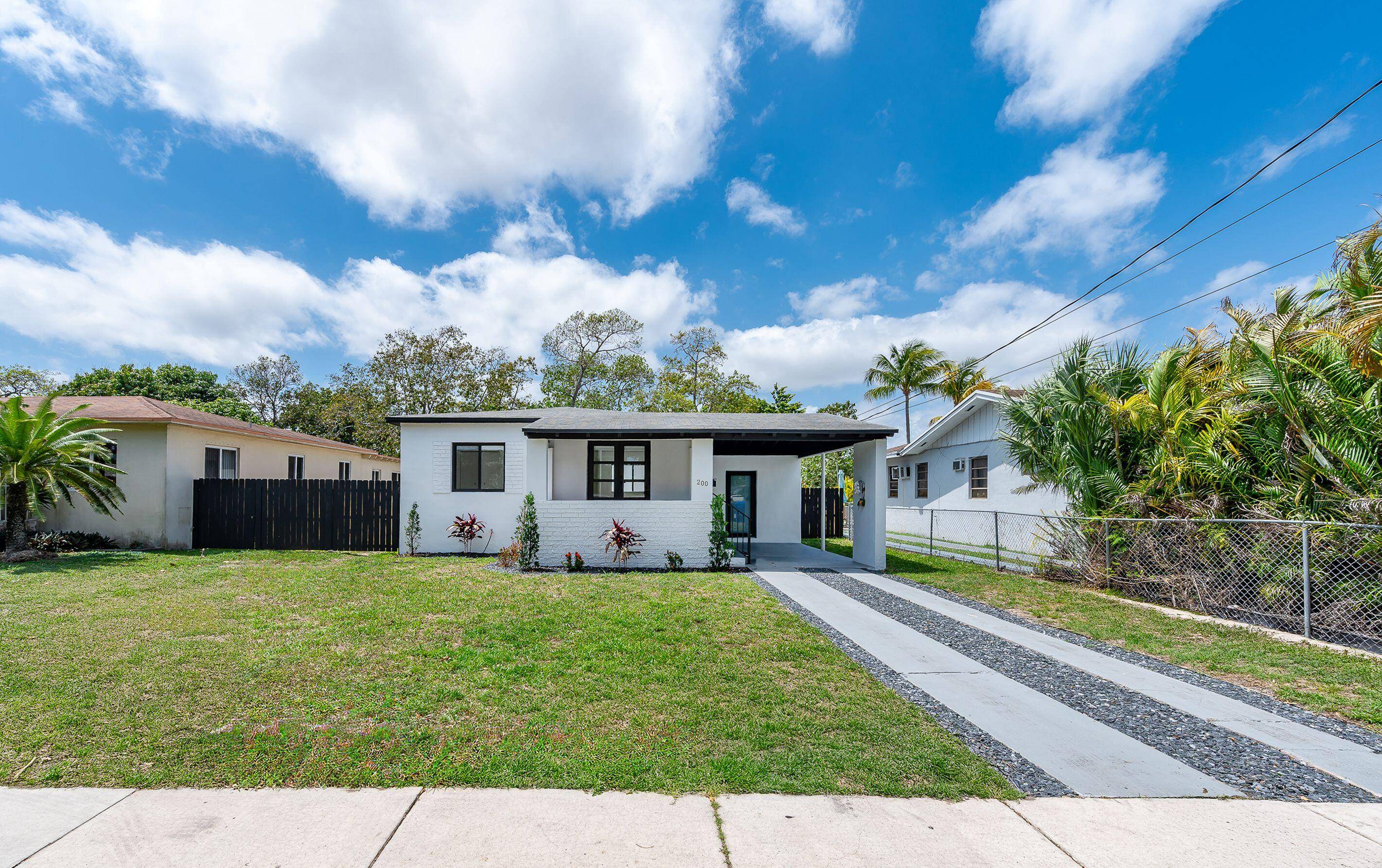 Beautiful Move In Ready Home in Coral Gables AreaThis stunning 3 bedroom, 2 bathroom home offers 1, 764 sq ft of total living space and is ready to welcome its ...