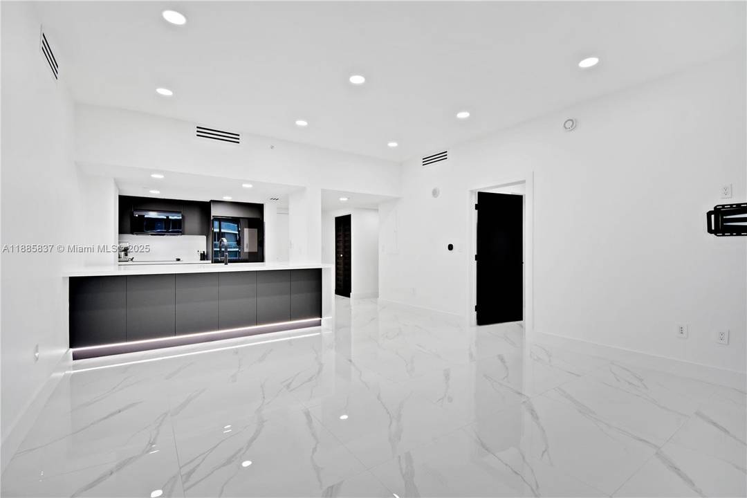 Beautifully Renovated 2 Bedroom Condo with Oversized Terrace at 1800 Club This fully updated 2 bedroom, 2 bath condo at 1800 Club offers 1, 452 square feet of living space ...