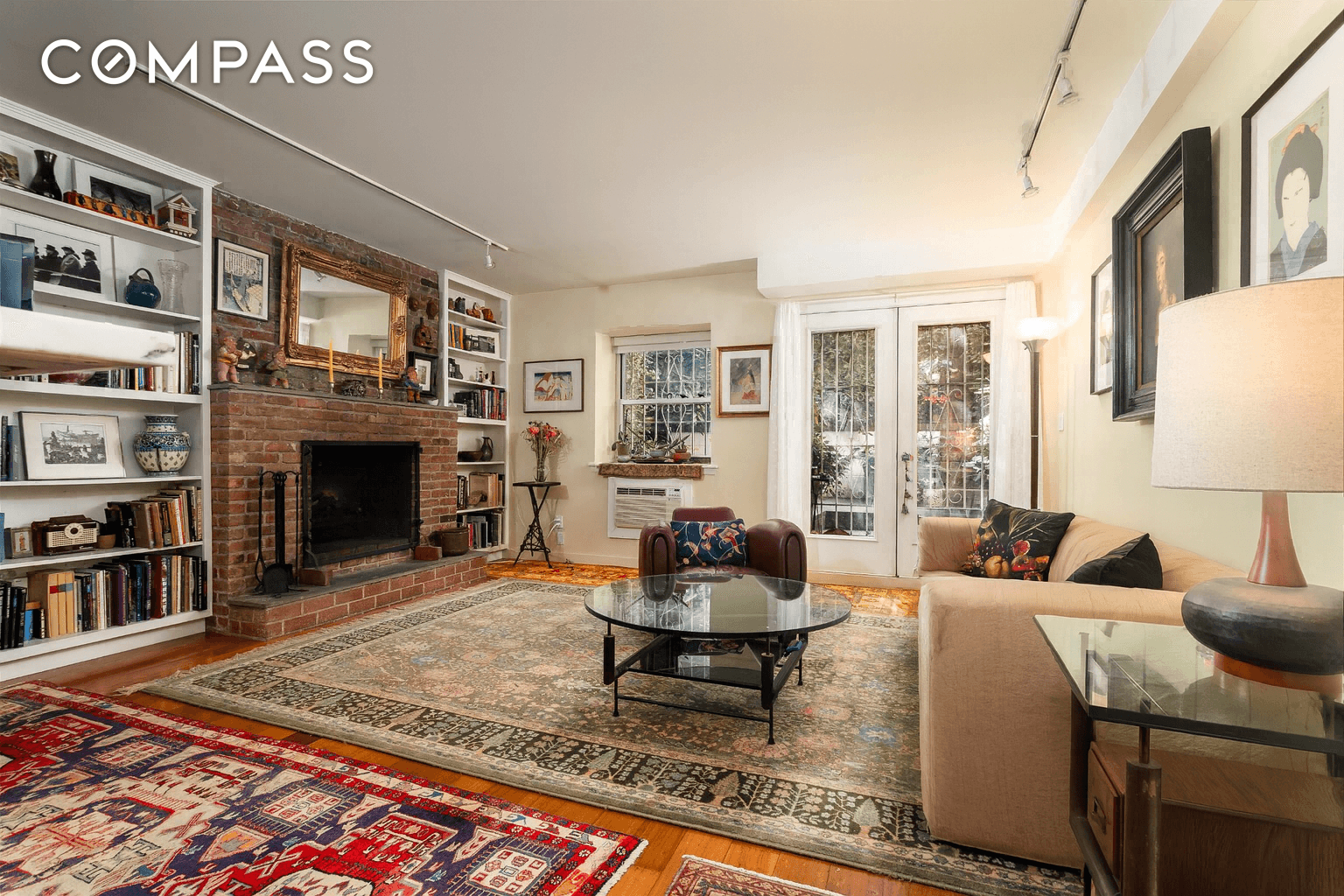 Garden Duplex with Townhouse Feel Welcome to Residence 1R at 432 East 85th Street Tucked on a quiet Upper East Side block, Apt.