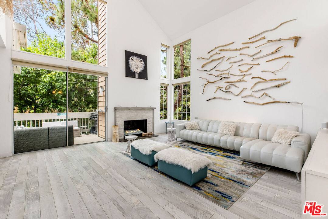 4342   Redwood Ave 2BR Marina Del Rey La