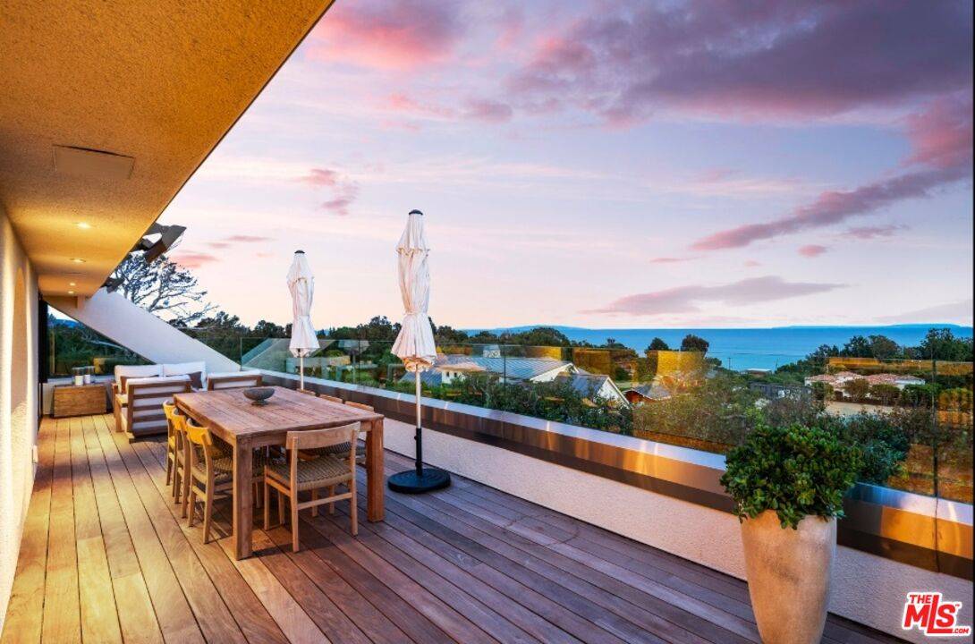 27553   Pacific Coast Hwy 4BR Malibu La