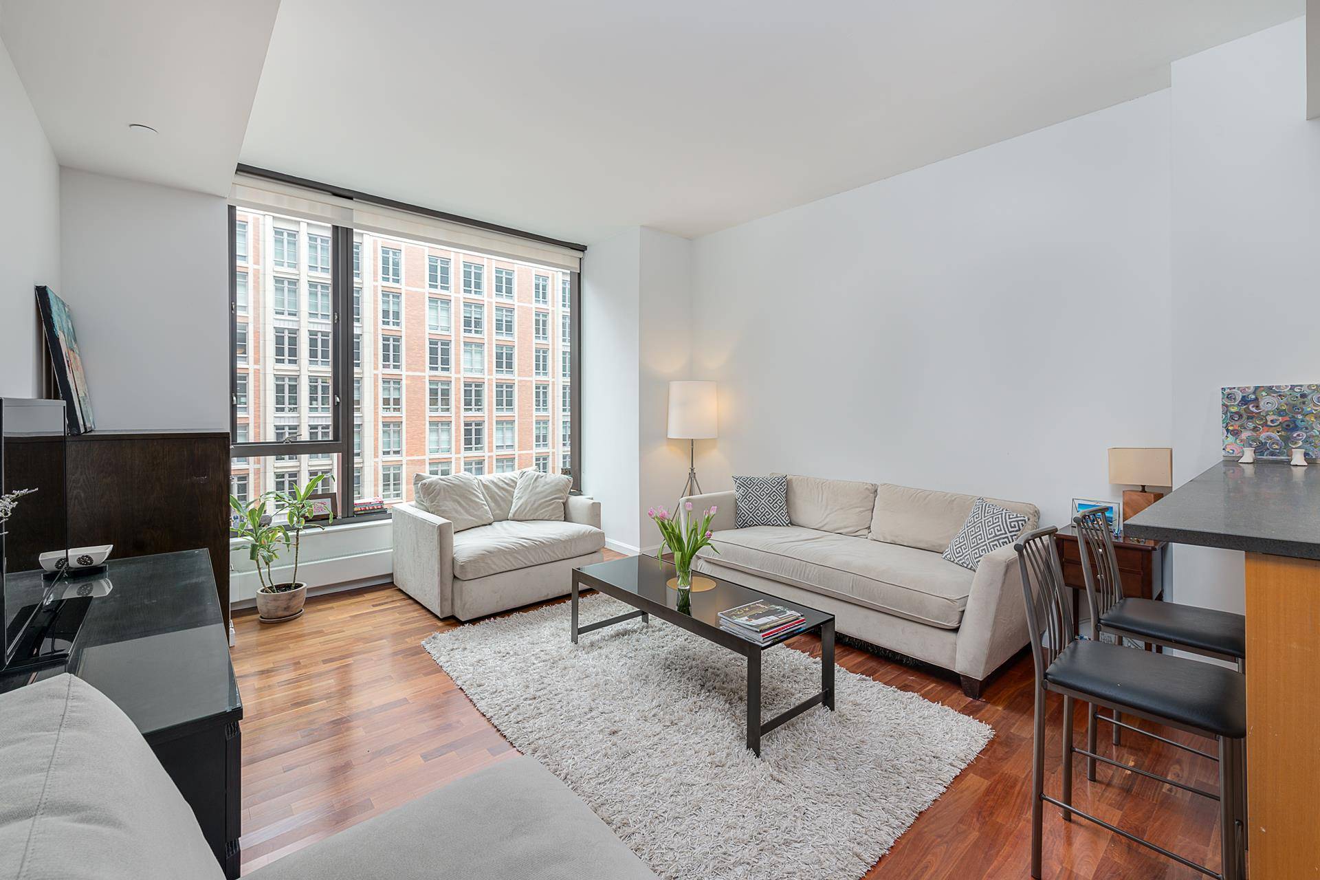 Beautiful serene 14 story luxury full service condominium building on the nexus of the most desirable Downtown Neighborhoods, Soho, Tribeca, Hudson Square and West Village.