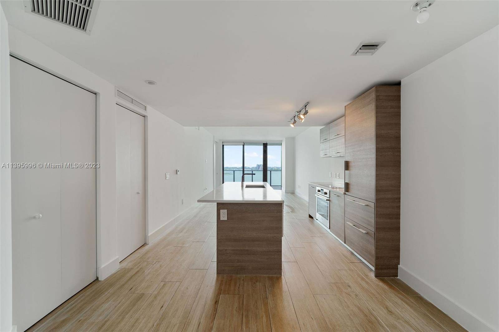 Paraiso Bay 1905 is ready to move in.