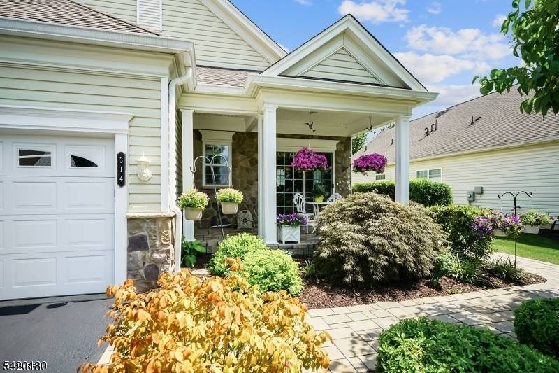 Photos from previous listing.