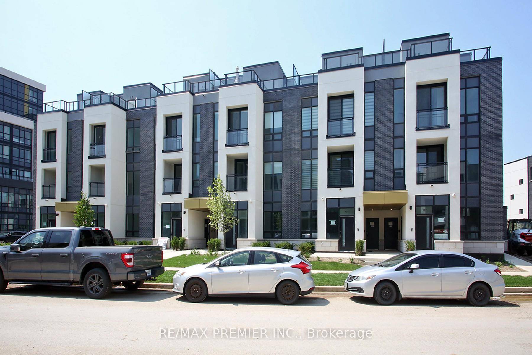 Very Bright and Modern Town House With Lots Of Natural Light, an Open Concept design, 2 Bedrooms, 2.