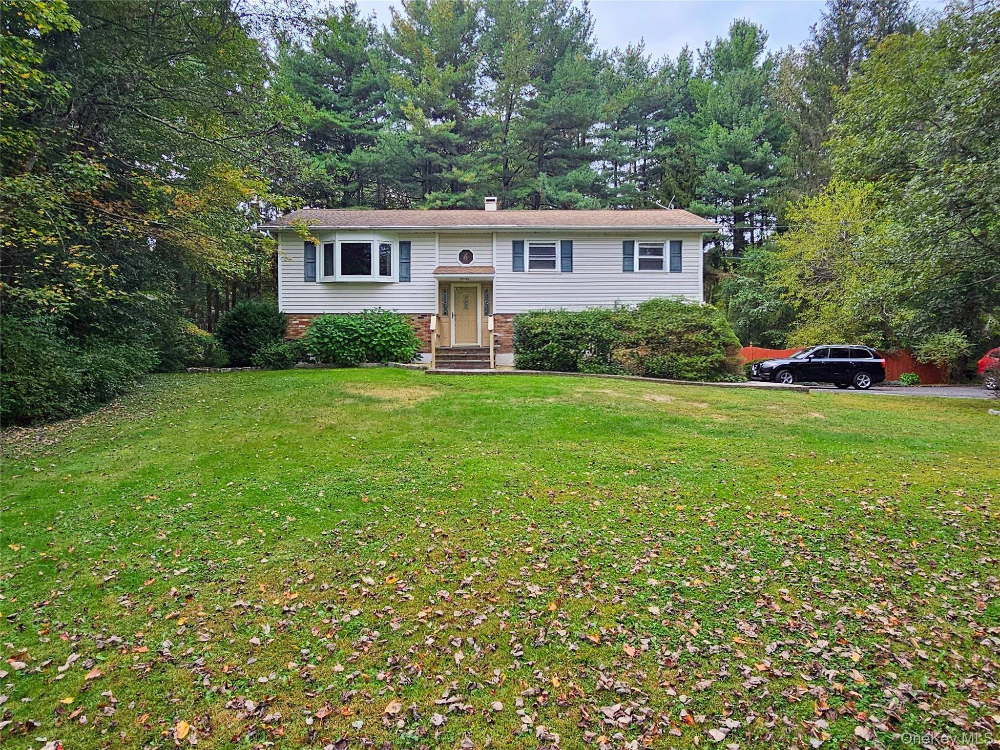 New to the market ! Well maintained Bi Level with legal 1 bedroom apartment.