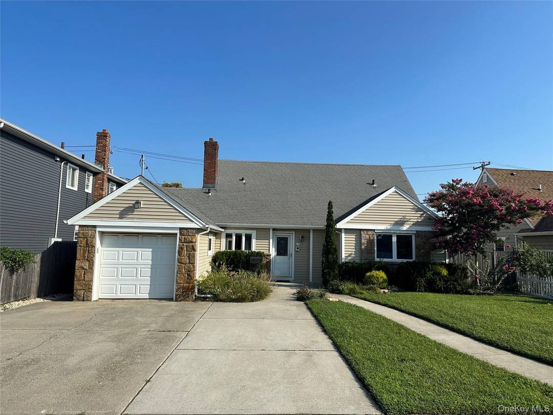 Platinum 3 Bed, 2 Bath Plus A Den.