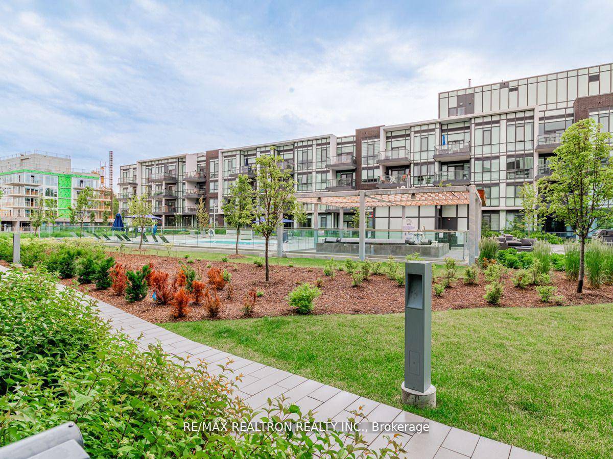 1 Bedroom Ground Floor Unit Next to Hot Tub and Pool !