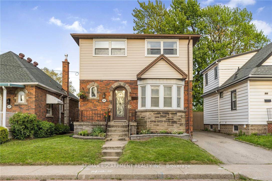 In Law Suite or Income Potential Steps from Mohawk College !