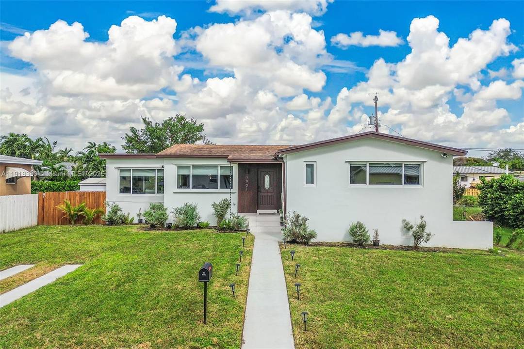 Beautifully Updated 3 Bedroom Home in Westchester, Miami.
