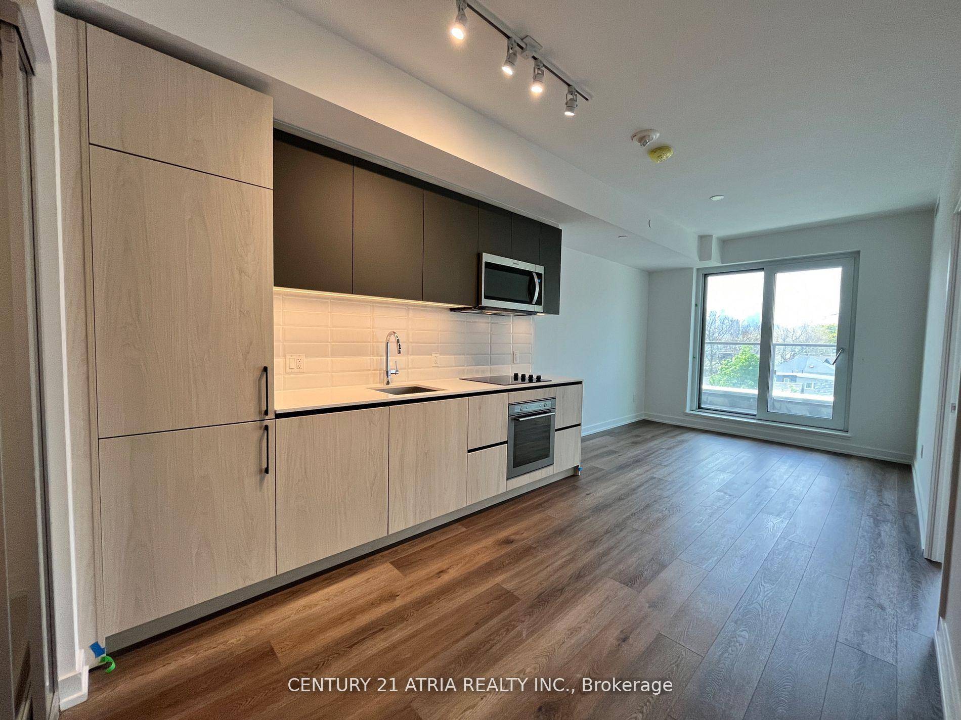 Like New Bright amp ; Spacious 2 Bedroom 2 Bathroom Unit With 1 Parking Space Next To Elevator !
