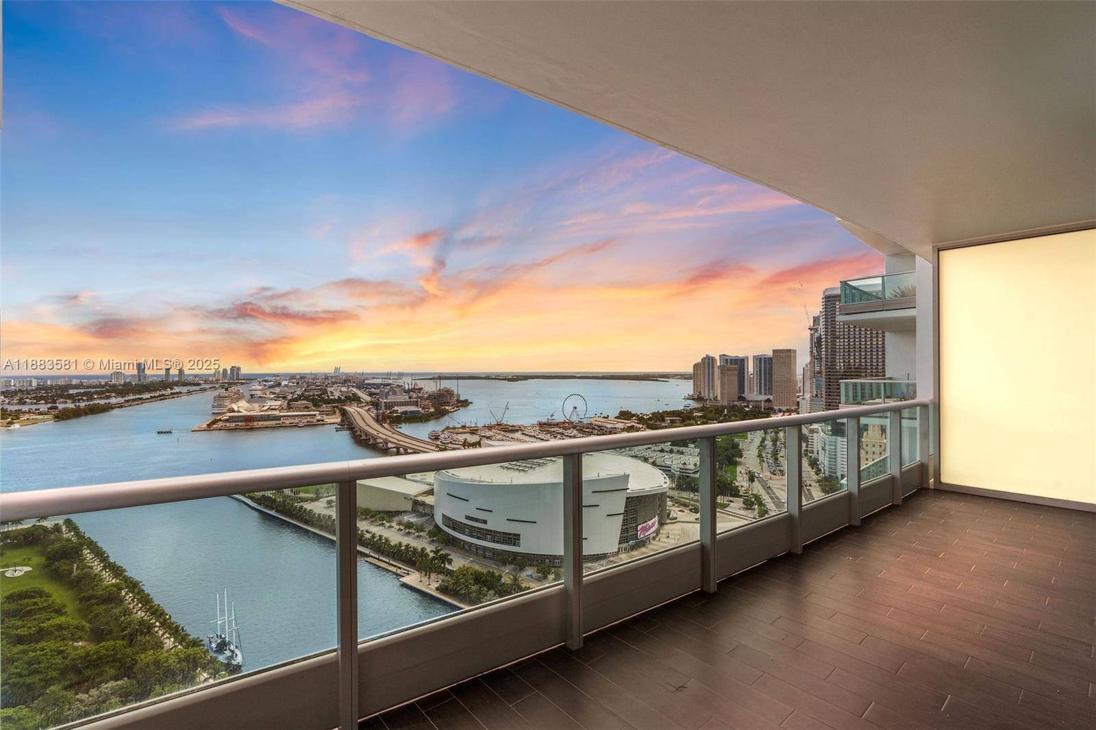 Rarely Available 02 Line Best Floor plan in Downtown Miami !