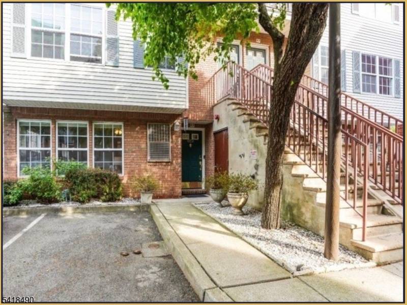 Easy care living in a prime commuter location !