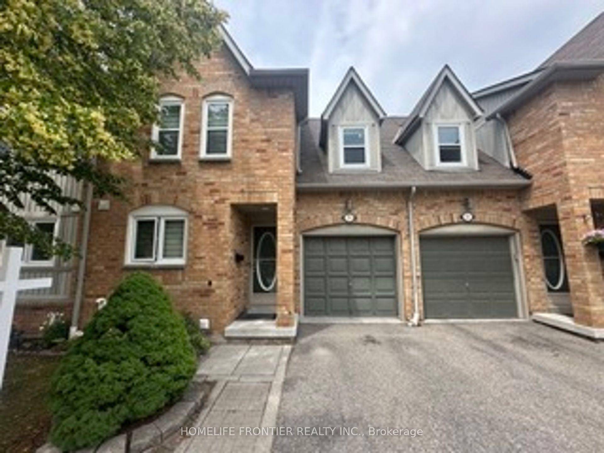 Beautifully Renovated 3 Bedroom, 2 Storey Townhome in Prime Erin Mills, Mississauga This freshly updated townhome offers a stylish and comfortable living space in one of Mississauga's most desirable neighborhoods.