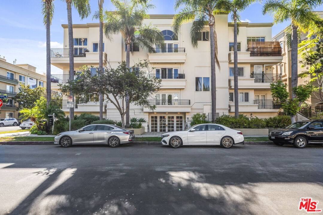 435 Arnaz Dr 2BR Beverly Grove La
