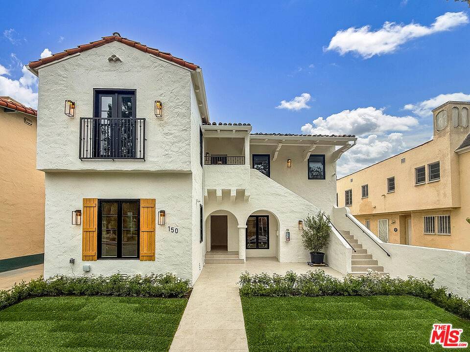 150 N Arnaz Dr 2BR Beverly Grove La