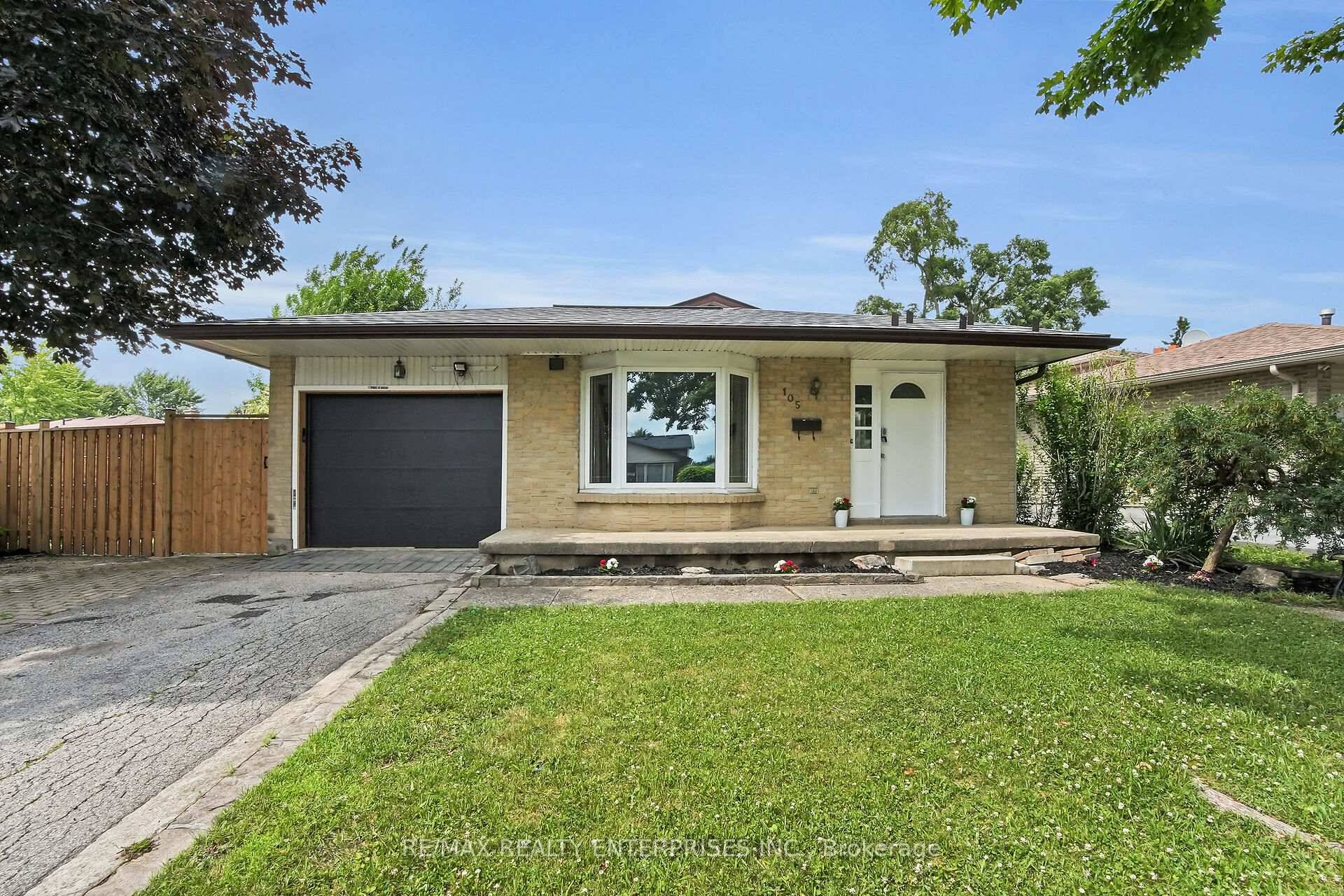 RARE LEGAL DUPLEX Attention investors and house hackers !