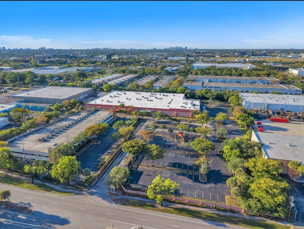 1100 W McNab encompasses 82, 584 of Gross Leaseble Area on 6.