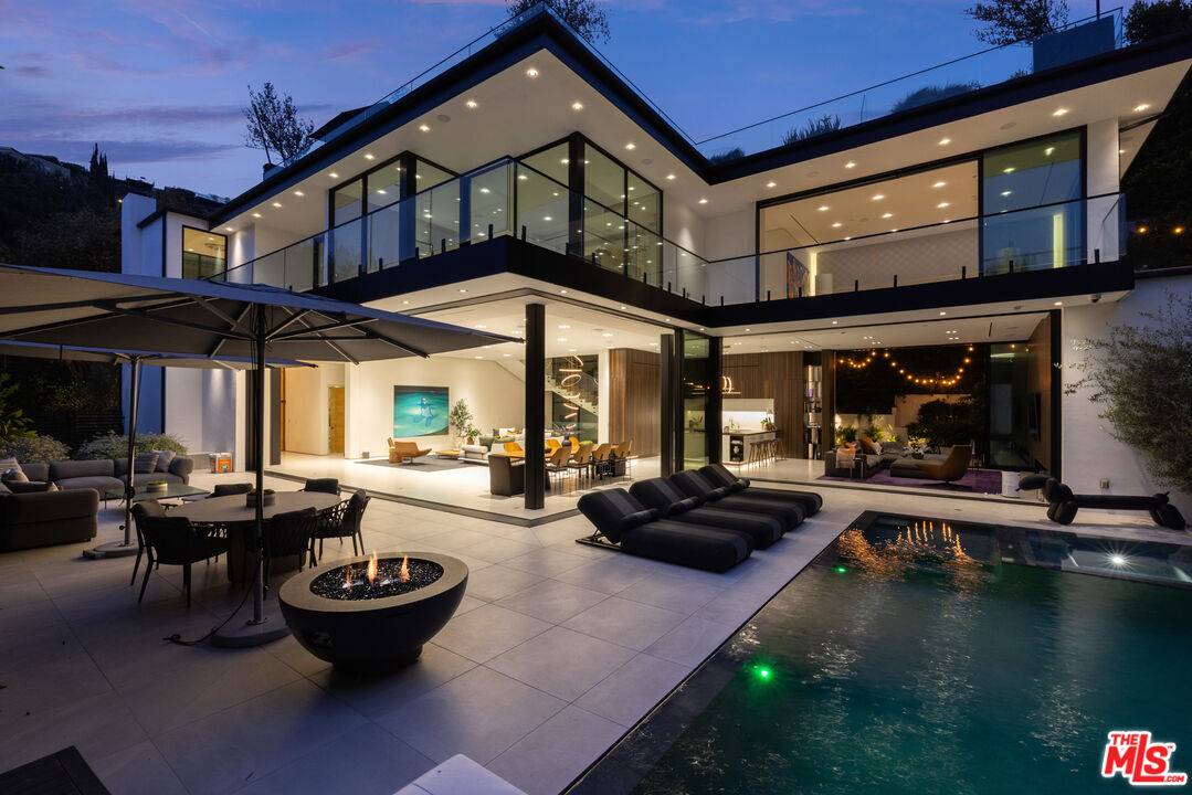 1488 Rising Glen Rd 4BR Sunset Strip La