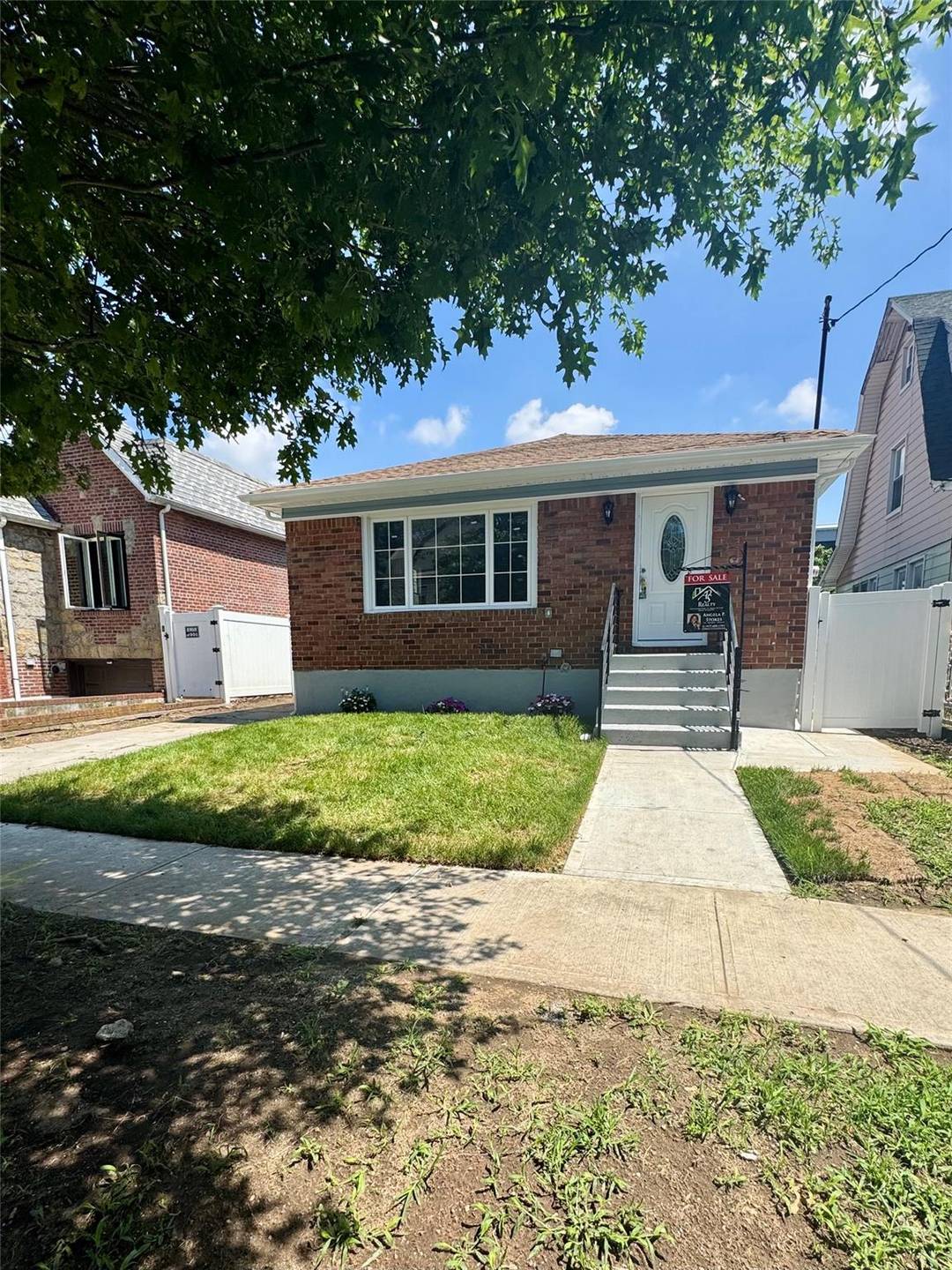 THIS IS A LOVELY BRICK RANCH HOME, LOCATED IN THE HISTORICAL COMMUNITY OF ADDISLEIGH PK.