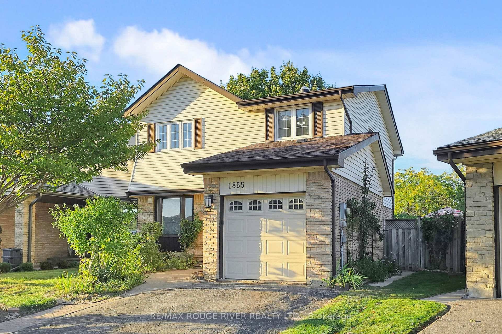 Spacious family residence in the heart of Amberlea with all amenities close by.
