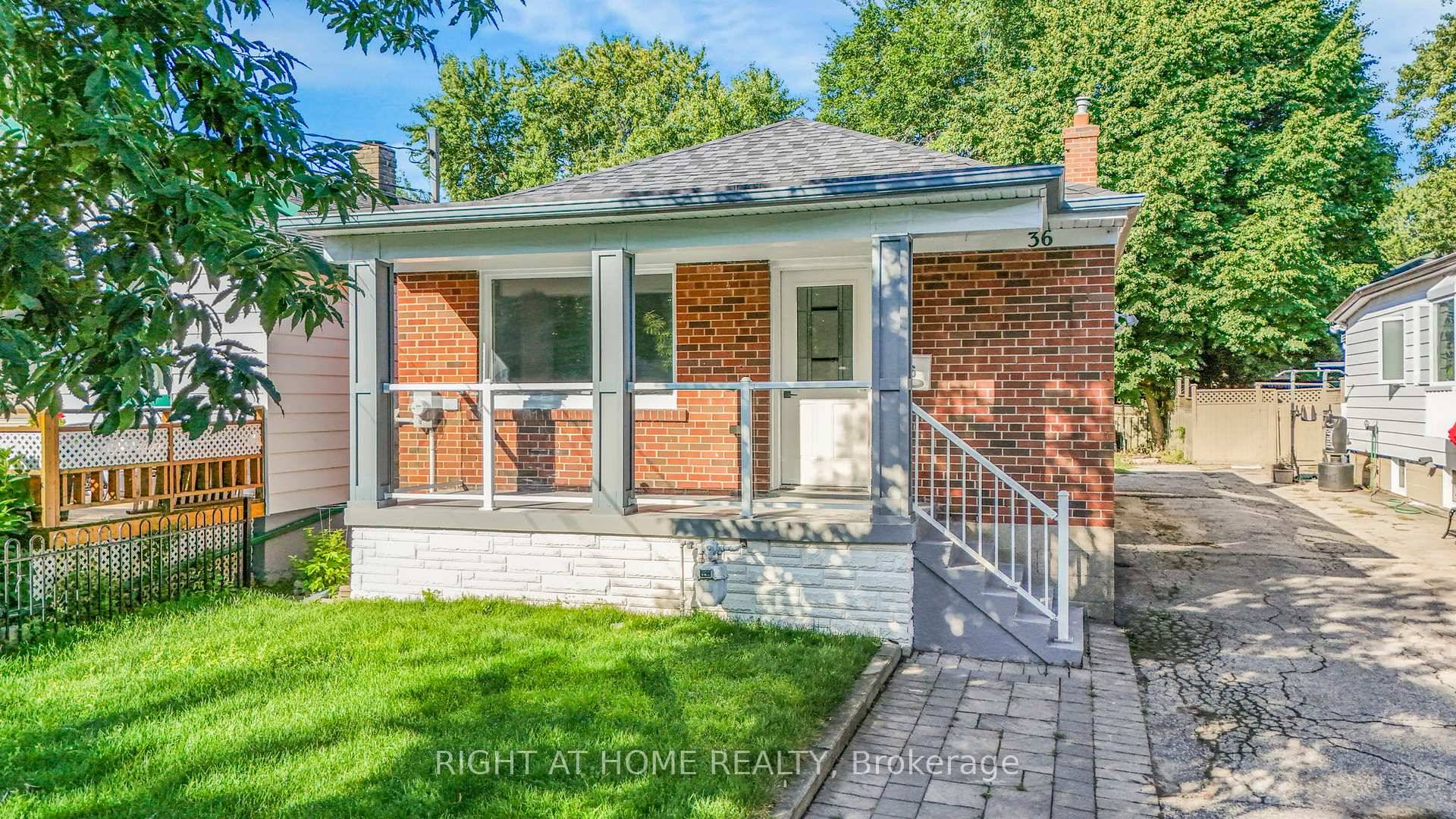 Welcome To 36 Vanbrugh Avenue !