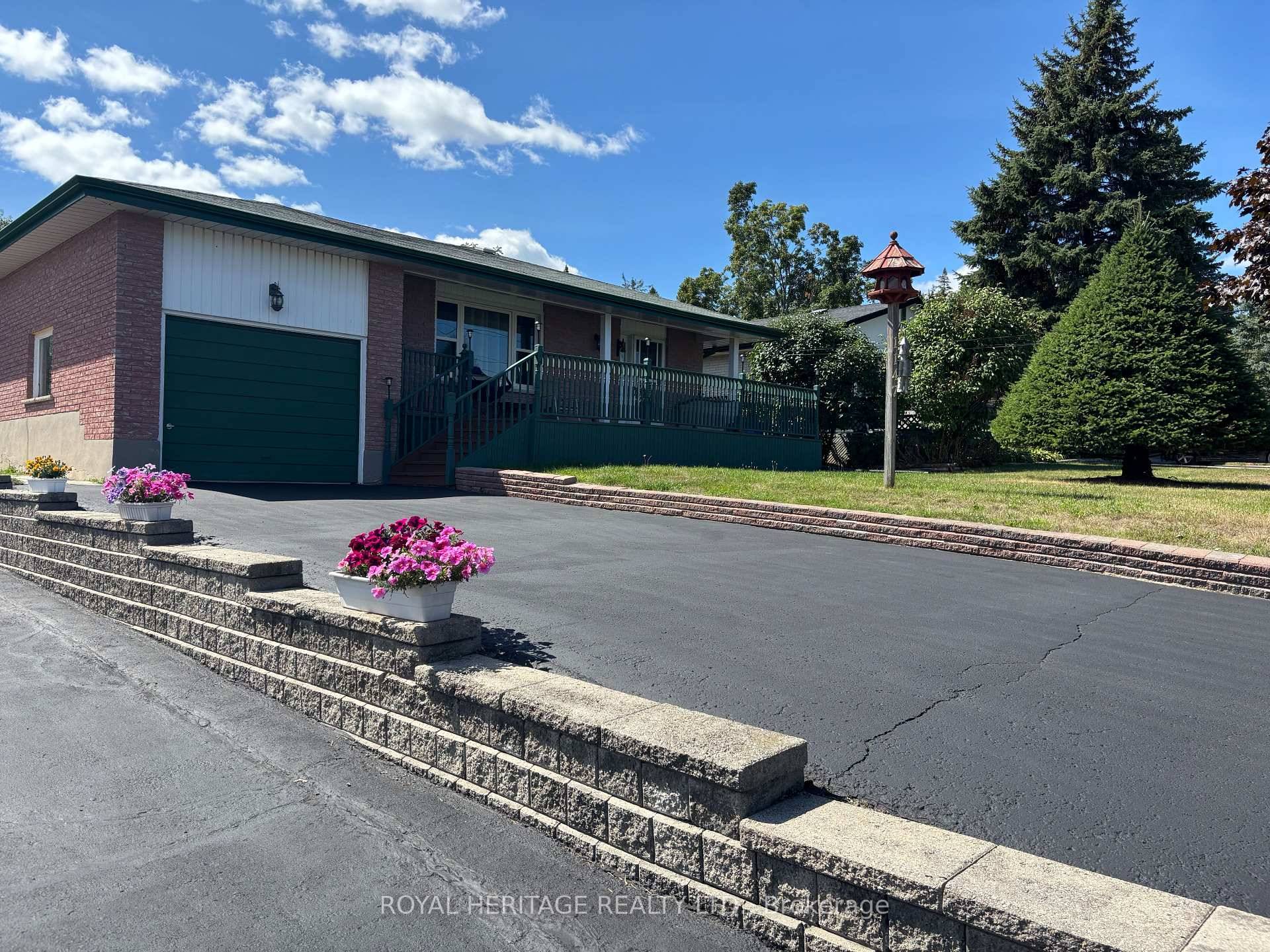 Welcome to 1147 Chemong Rd in Peterborough's north end.