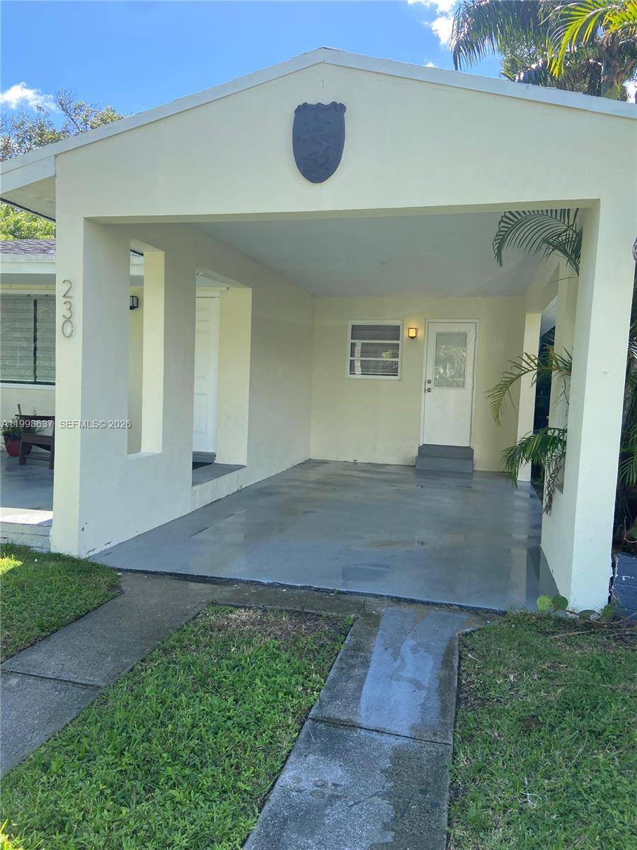 Charming 3 bedroom single family home located in the desirable Dania Beach area.