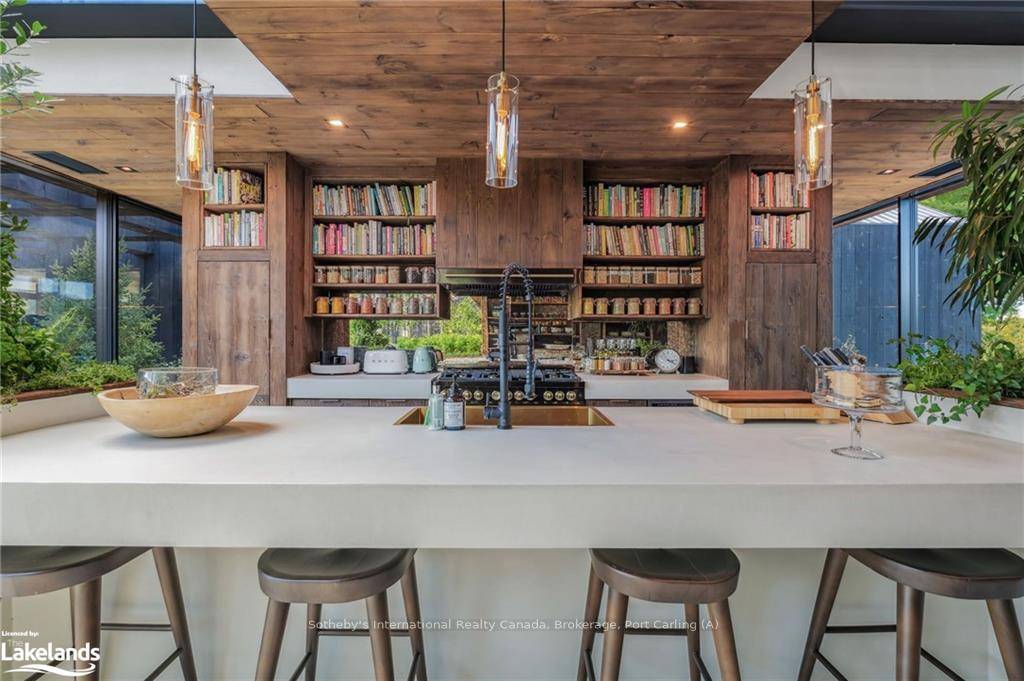 Welcome to Pearson's Pastures, a 99 acre estate surrounded by managed forests amp ; open fields just 10 mins from Collingwood amp ; 5 mins from Osler Bluff Ski Club.