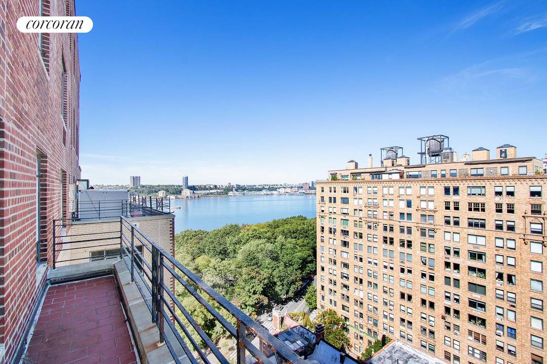 Gut Renovated Corner One Bedroom with Dining Foyer amp ; Wrap Terrace Sponsor Unit No Board Approval Perched in a distinguished prewar Upper West Side cooperative, this sunny corner one ...