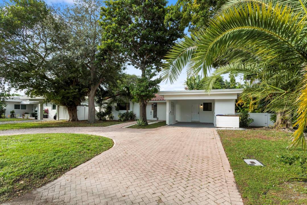 Prime corner lot in sought after Harbor Village, this beautifully updated home is now available as a yearly rental for 4, 500 per month.