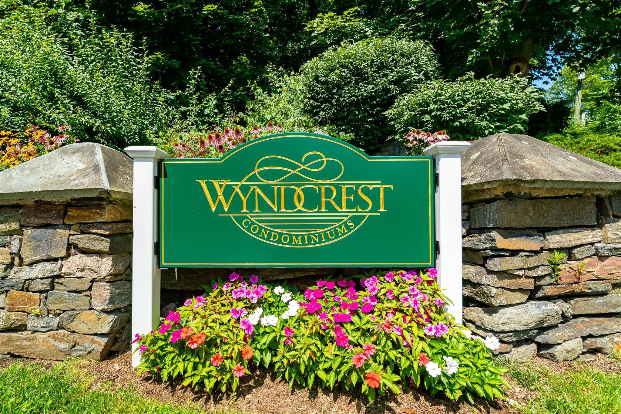 Welcome to this spacious townhouse in sought after Wyndcrest in the village of Briarcliff Manor with award winning Briarcliff Schools !