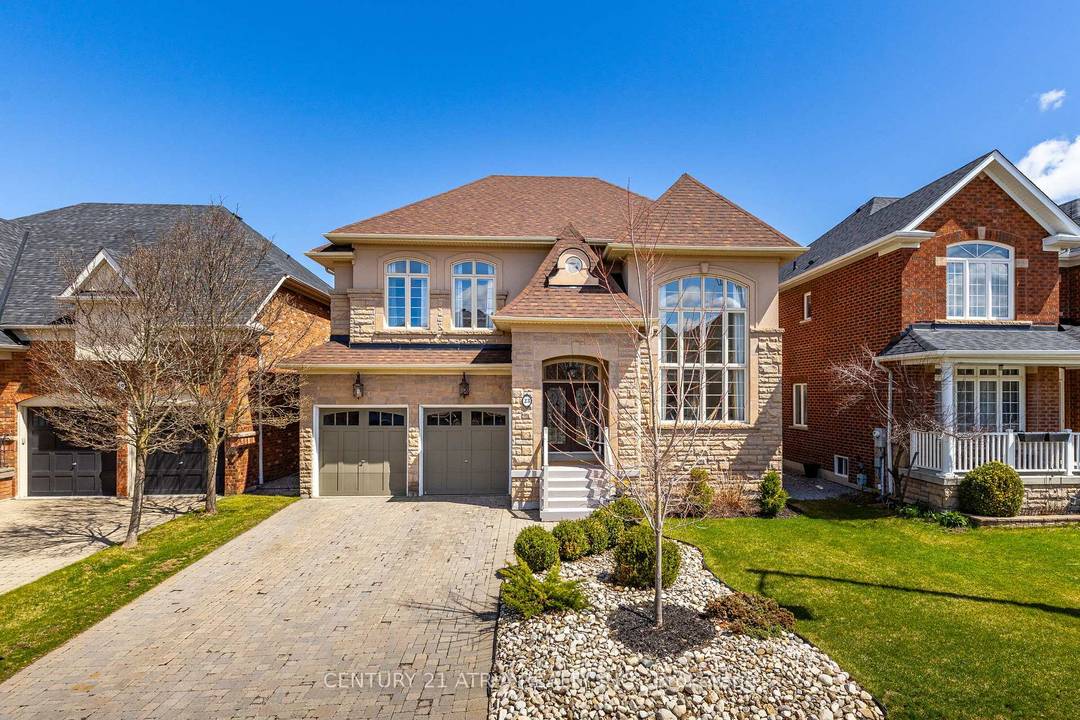 Spectacular 5 1 bedroom detached home built by high end builder Kylemore Homes !