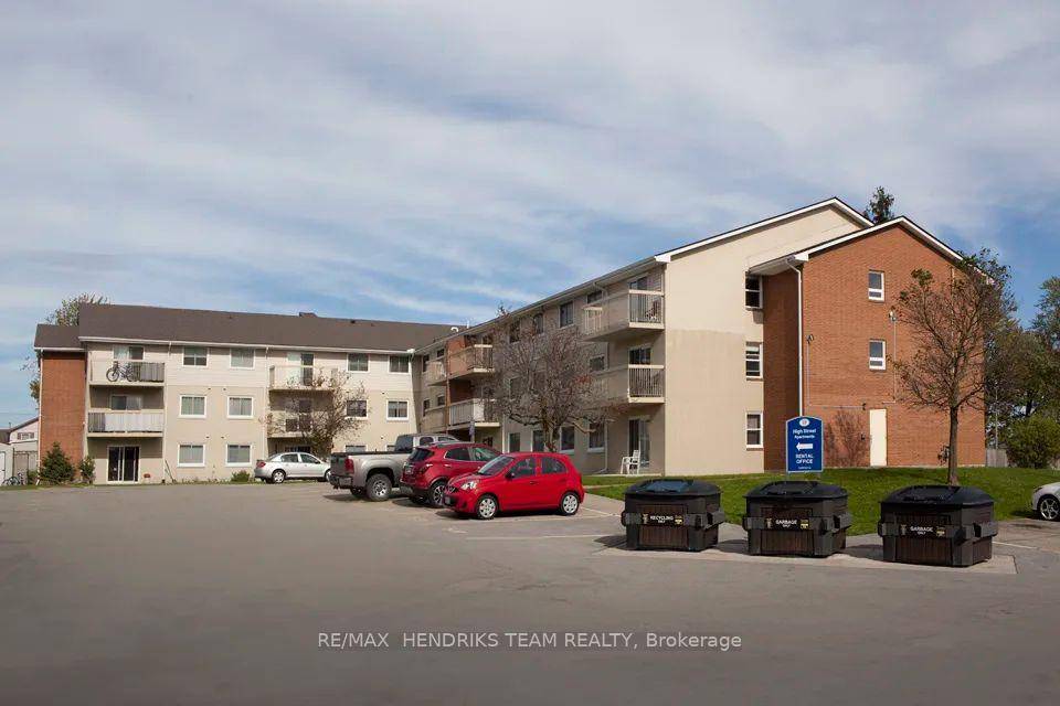 Welcome to High Street Apartments in a neighbourhood with an abundance of nature trails and parks.