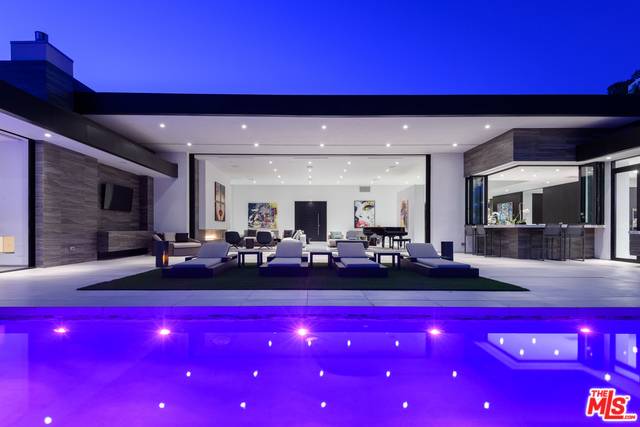 9200  SWALLOW DR Beverly Hills Flats LA