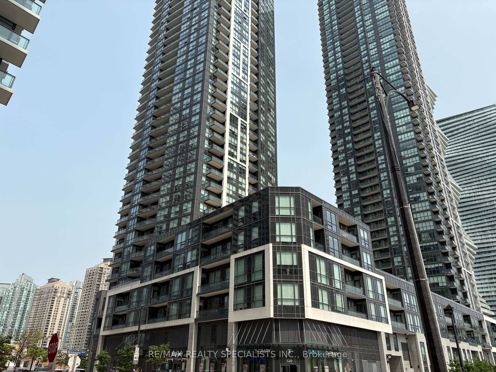 Beautiful 2 Bedroom, 2 Washroom Condo In The Heart Of Mississauga !