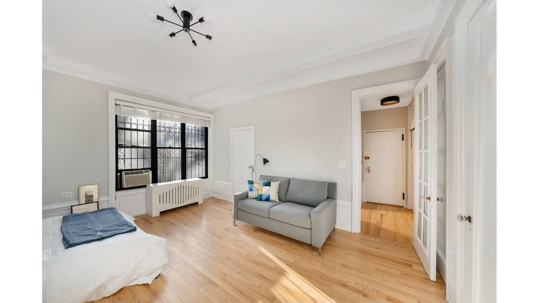 Why Rent when you can Own This combination of bright, spacious and tranquil in a Prewar home is extraordinarily hard to find at this price point !