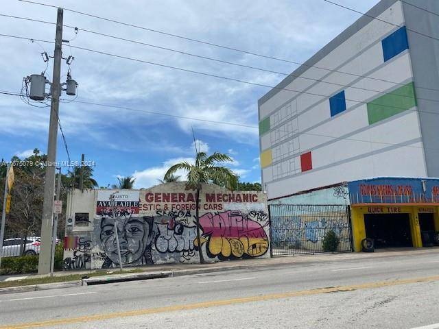 Wynwood Norte Neighborhood Development Opportunity, with outstanding T8 0 Mixed use zoning, which allows by right to build 8 stories, the density is 150 units acre.