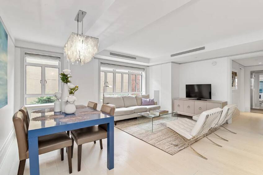THE CARLTON HOUSE DESIGNER FURNISHED SPLIT TWO BEDROOM This exceptional designer residence sits on the coveted Gold Coast of the Upper East Side at Madison Avenue and 61st Street.