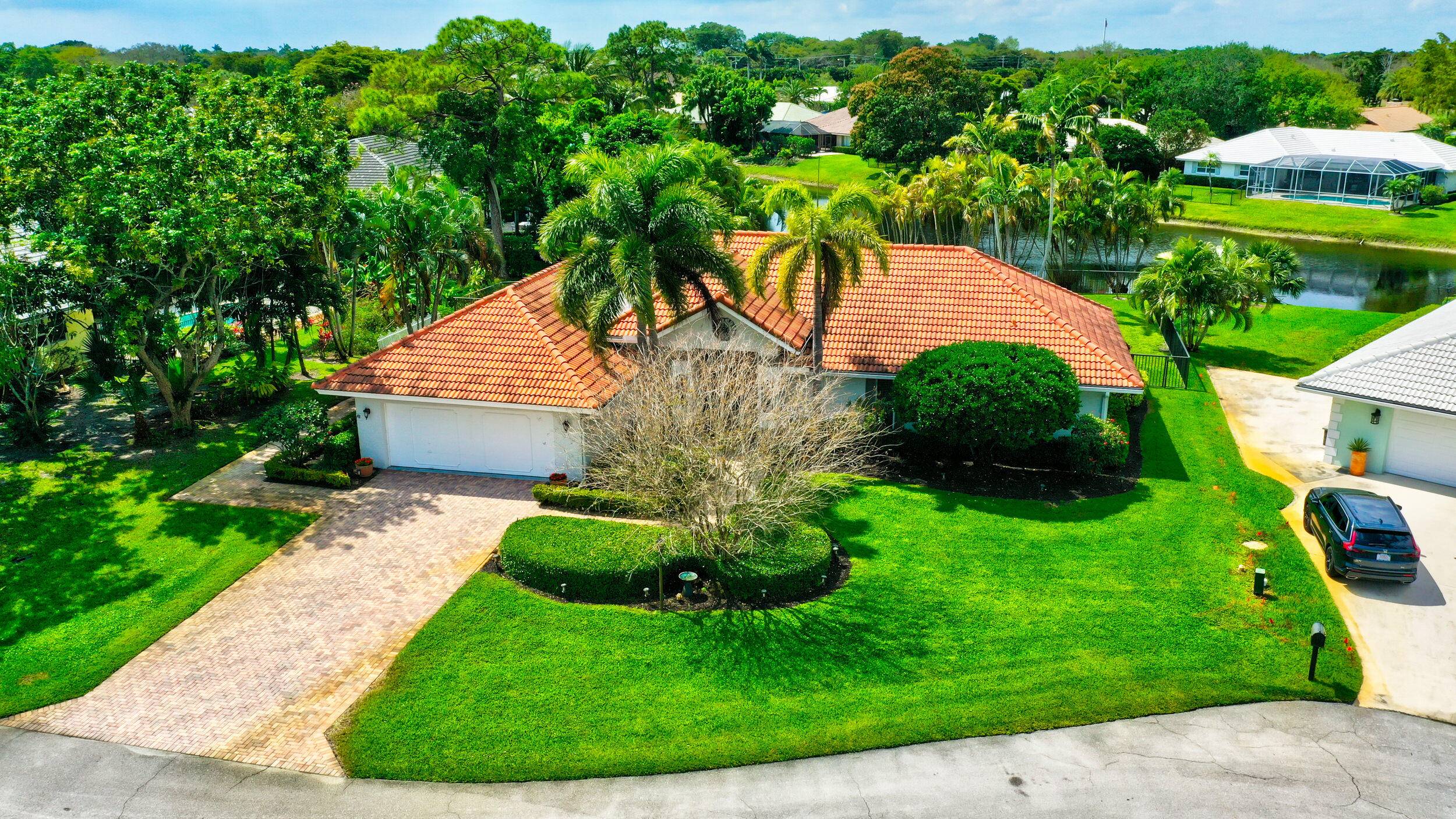 Beautifully updated in Delray Dunes.