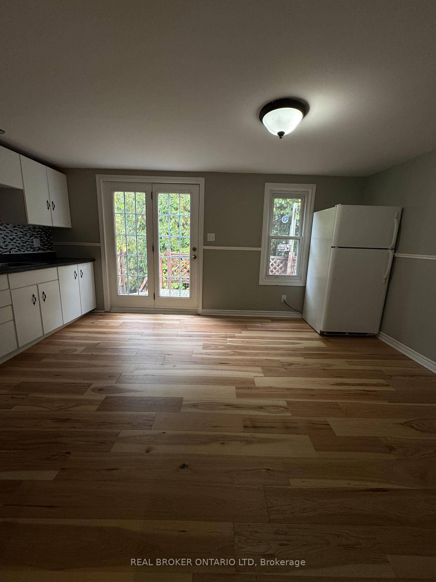 Newly renovated 2 bedroom, 1 bath home for rent, located just 5 minutes from Tillsonburg.