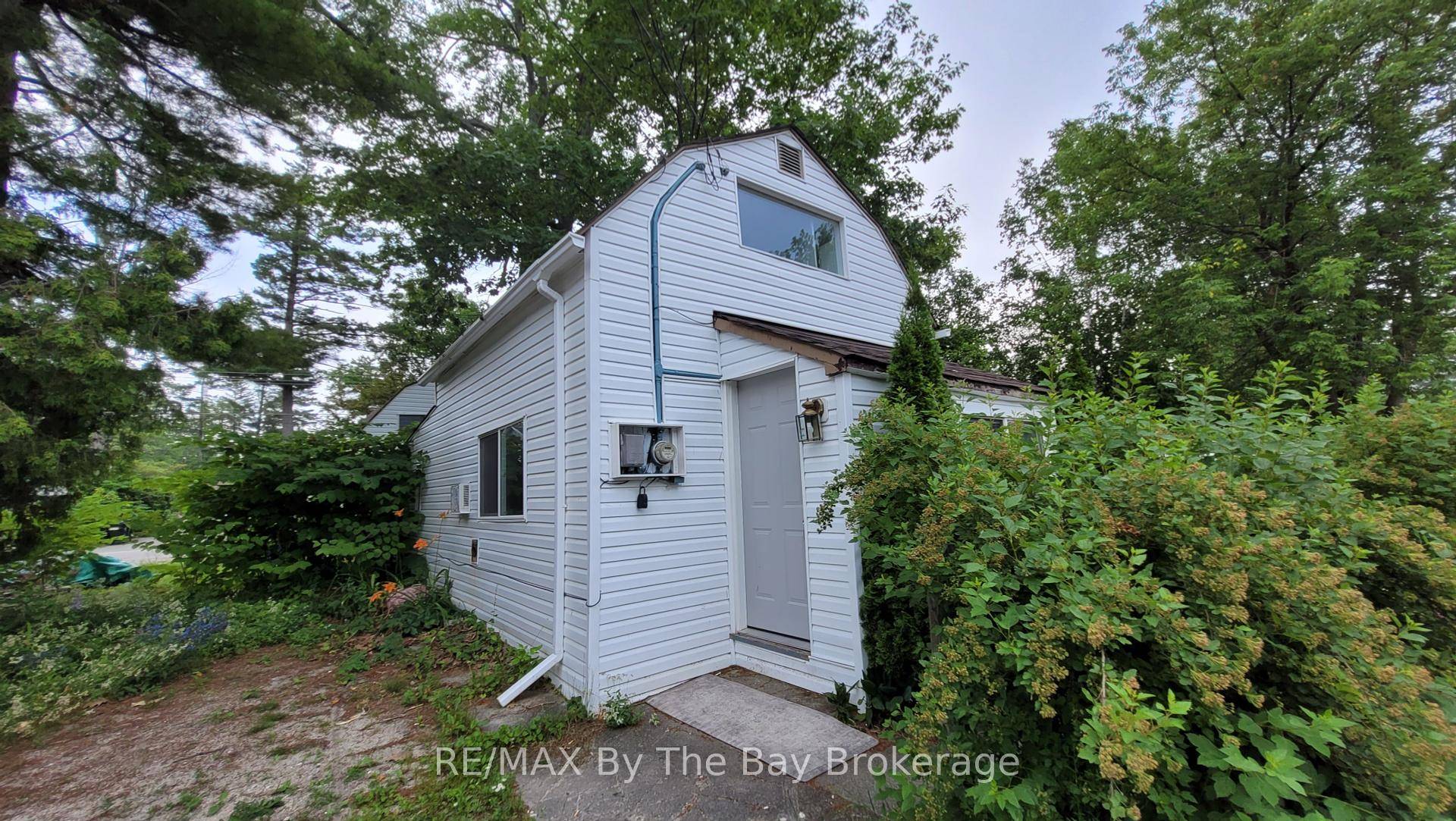 Compact two bedroom home ideal for a single person or a couple.
