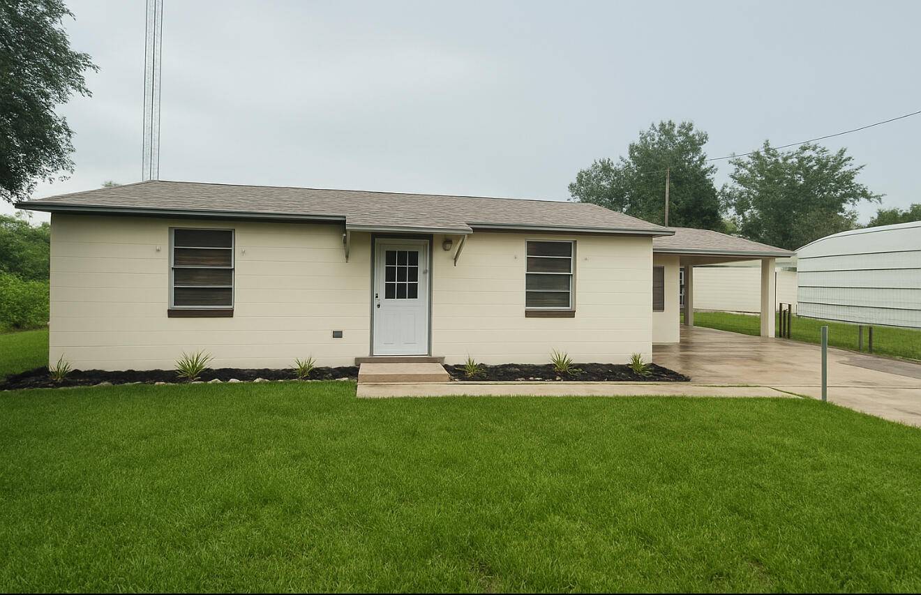 Charming Lake Placid Home on a Double Lot !