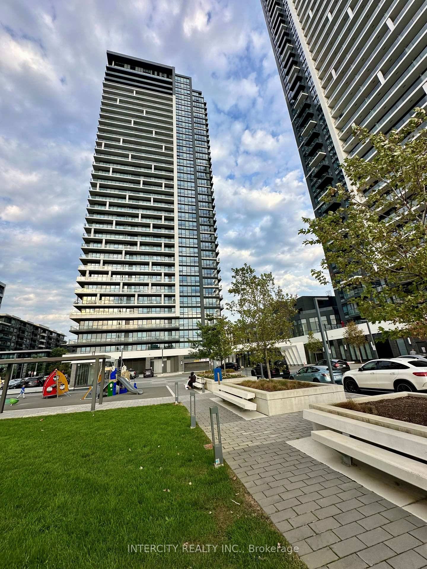 Luxurious Riverview Condo By Times Group Corporation In The Heart Of Markham.